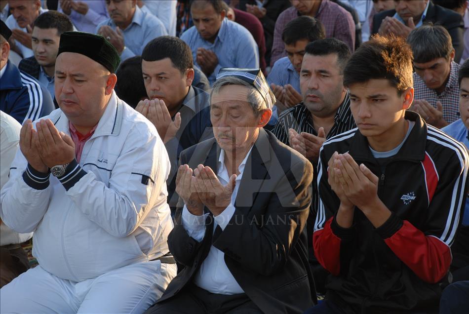 Özbekistan'da Kurban Bayramı kutlanıyor