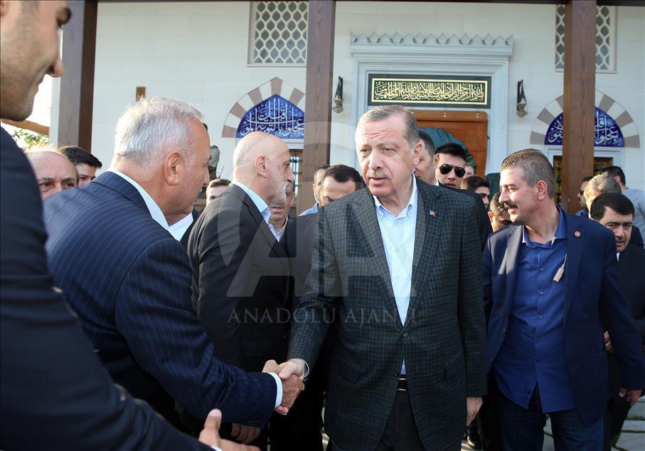 Cumhurbaşkanı Erdoğan bayram namazını İstanbul'da kıldı