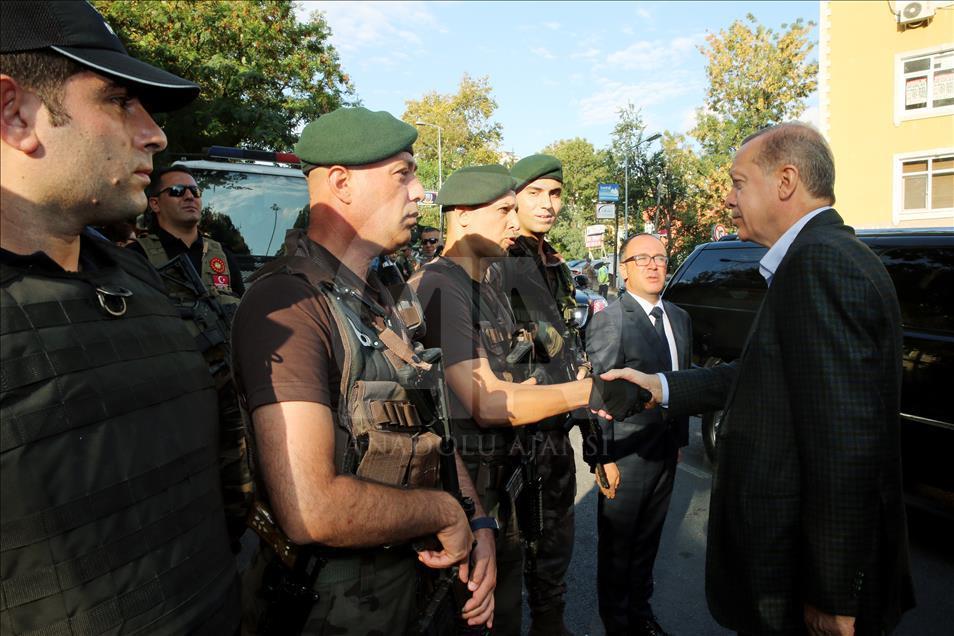 Cumhurbaşkanı Erdoğan bayram namazını İstanbul'da kıldı