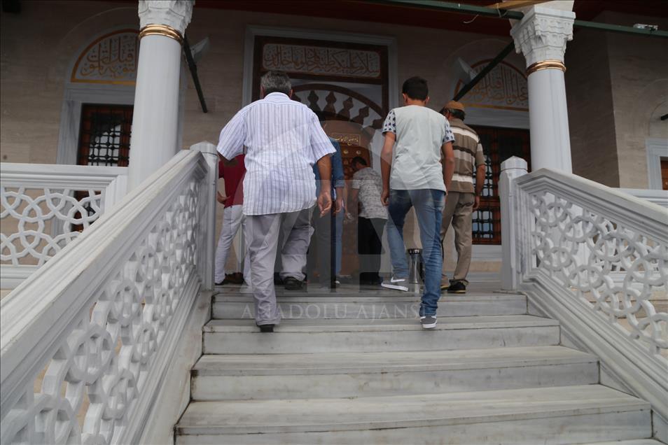 Erdoğan'ın açtığı camiye ziyaretçi akını