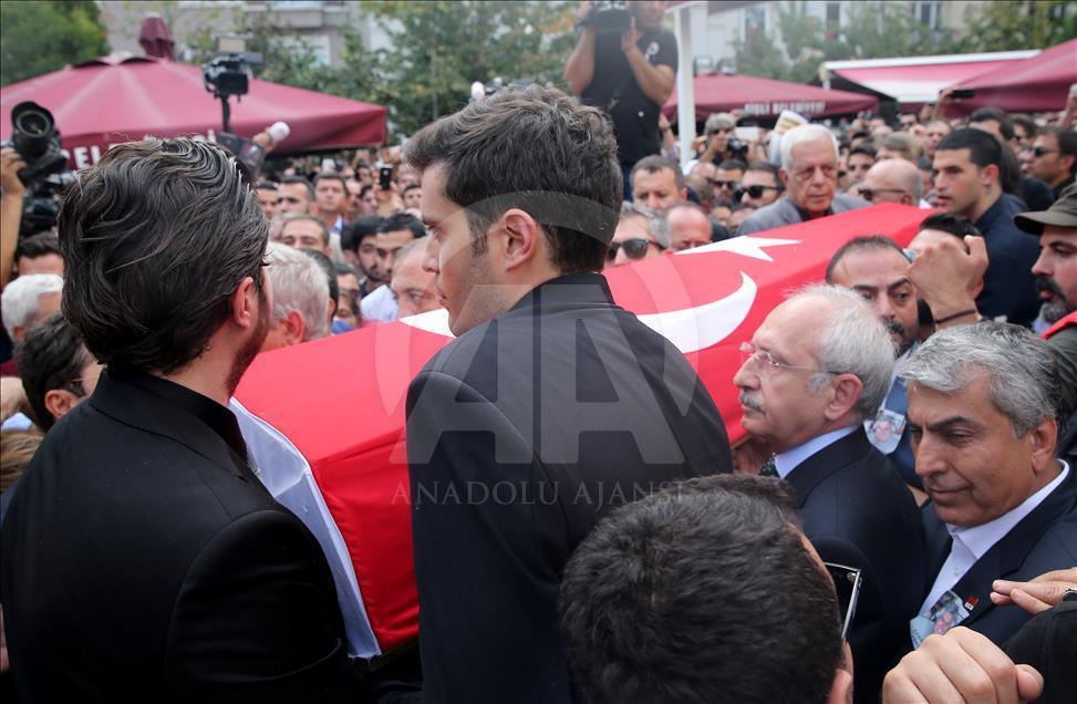 Sanatçı Tarık Akan son yolculuğuna uğurlanıyor