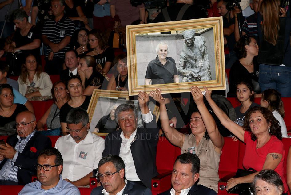 Sanatçı Tarık Akan son yolculuğuna uğurlanıyor