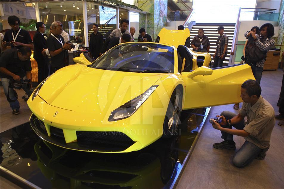 Ferrari 488 Spider Endonezya'da tanıtıldı