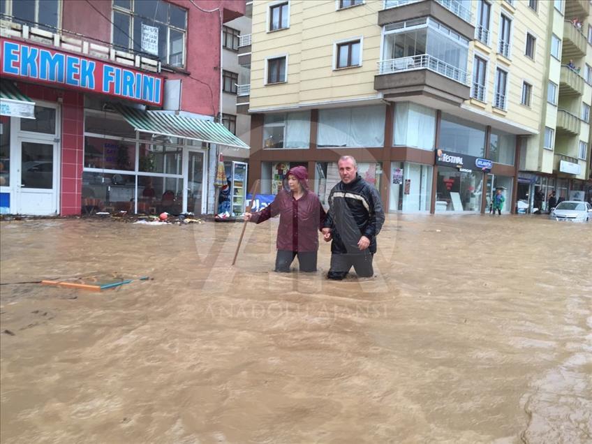 Trabzon'da sağanak