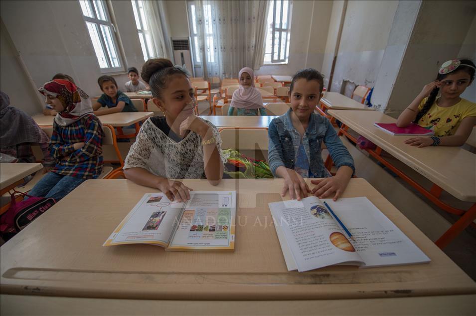 Syrian students go to school in Turkey's Sanliurfa