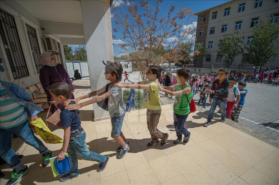 Syrian students go to school in Turkey's Sanliurfa