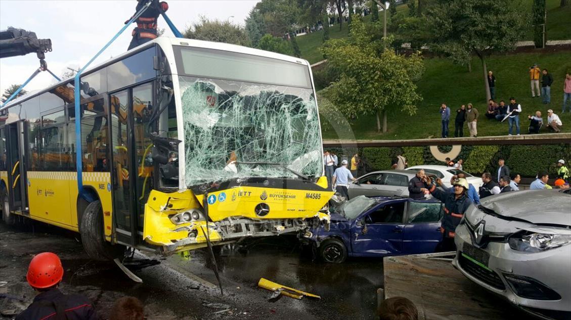İstanbul'daki metrobüs kazası