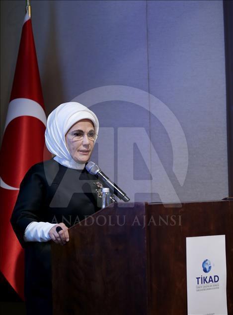 Единственной опорой для властей Турции является народ – первая леди