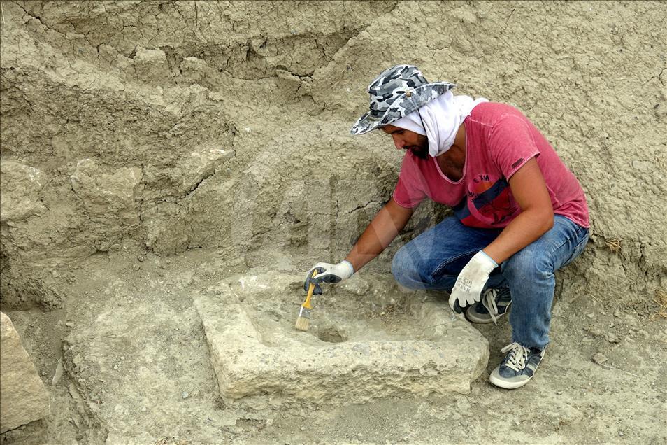 Urartular'a ait kanalizasyon sistemi gün yüzüne çıkarıldı

