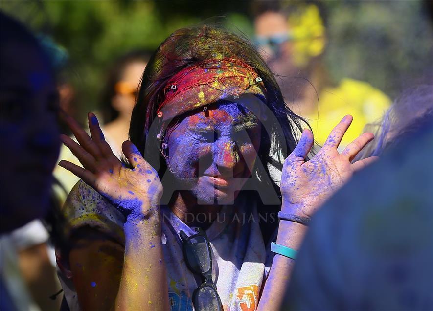 Color Sky 5K running fest in Izmir
