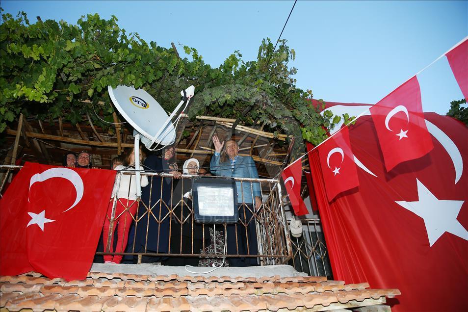 Cumhurbaşkanı Erdoğan'dan Kazan'daki şehit ailelerine taziye ziyareti
