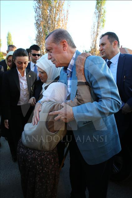 Cumhurbaşkanı Erdoğan'dan Kazan'daki şehit ailelerine taziye ziyareti