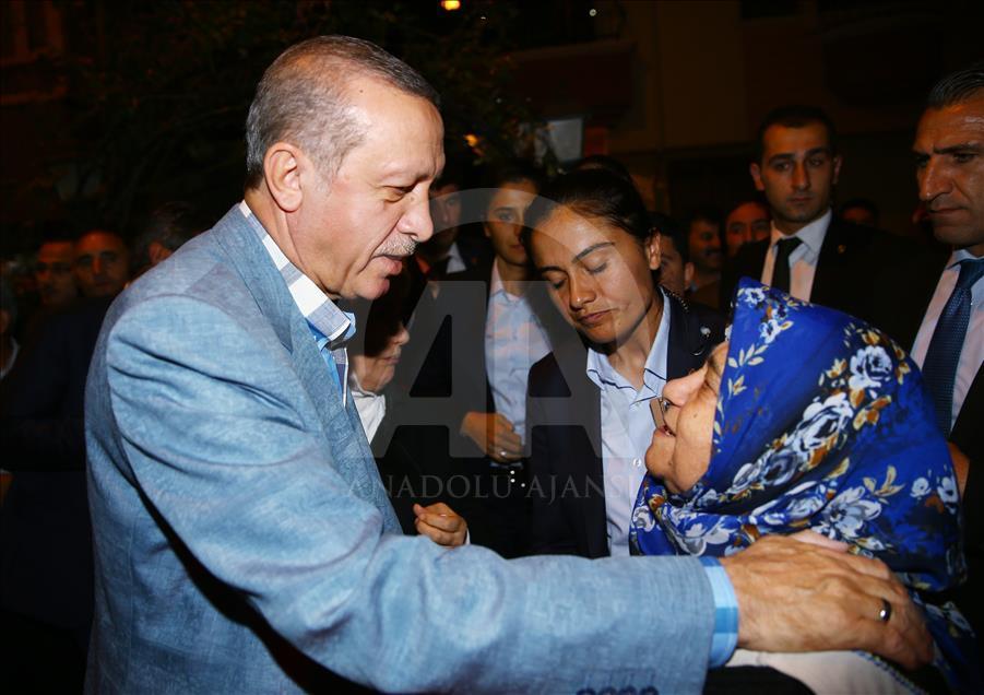 Cumhurbaşkanı Erdoğan'dan şehit ailelerine taziye ziyareti
