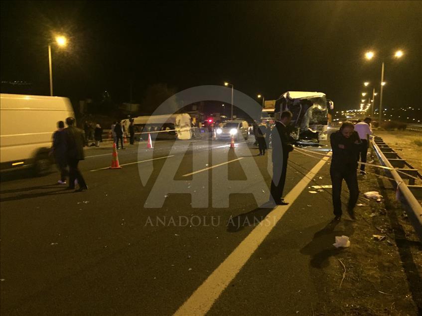 Ankara'da Zincirleme Trafik Kazası: 25 Yaralı - Anadolu Ajansı