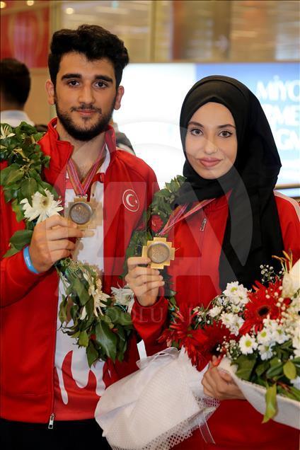 Türkiye Taekwondo Poomse Milli Takımı yurda döndü