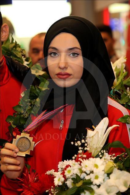 Türkiye Taekwondo Poomse Milli Takımı yurda döndü