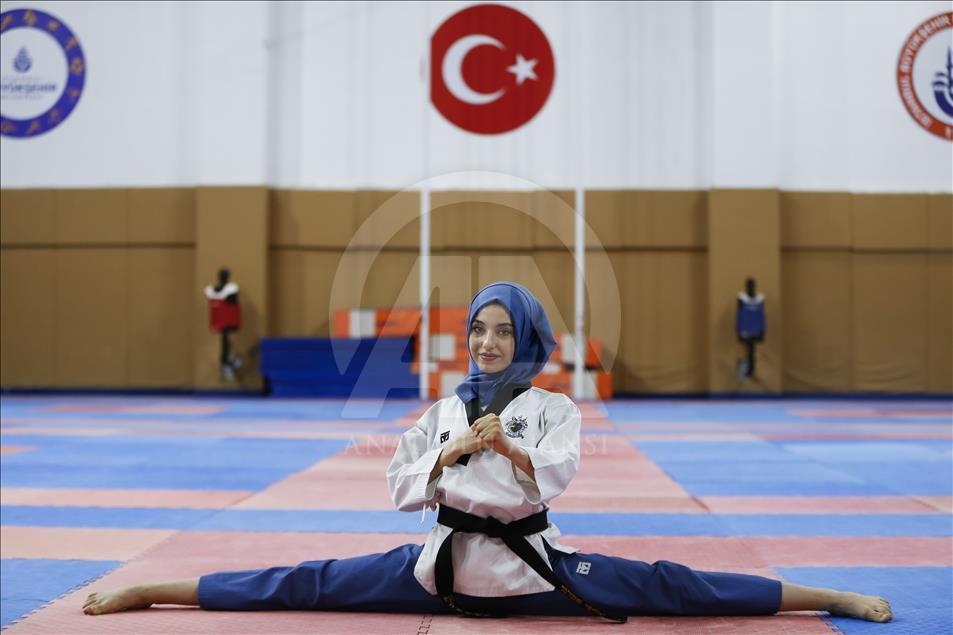 Altın madalyayı 15 Temmuz şehitlerine armağan ettiler