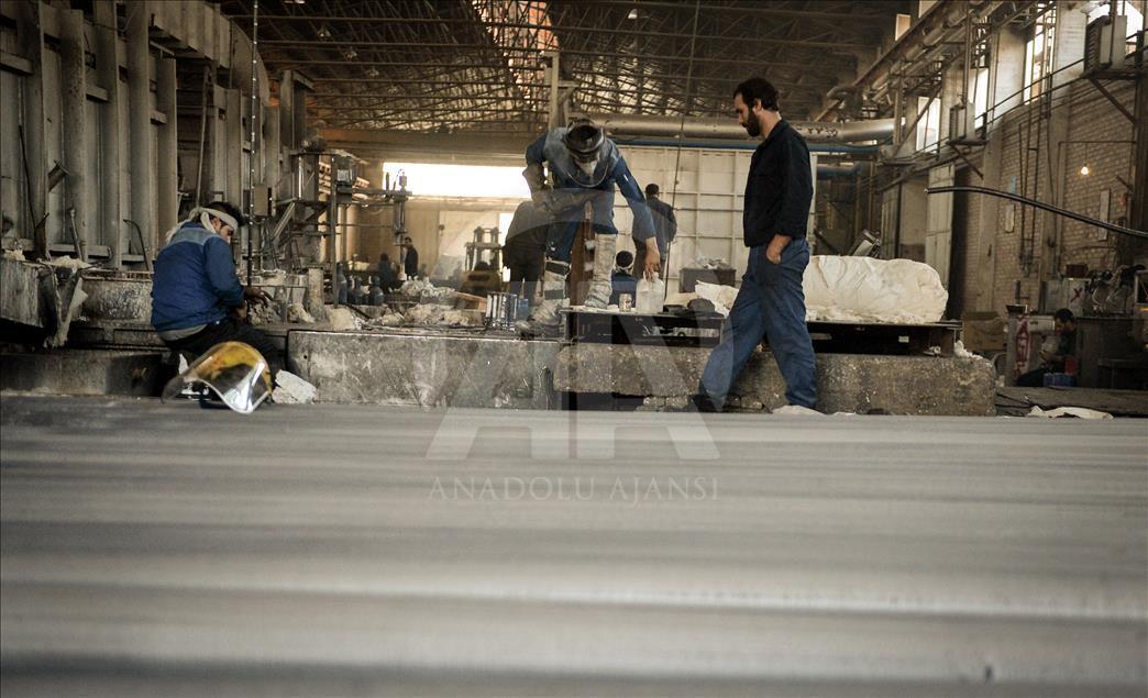 کارخانه آلومینیوم سازی آلومرول نوین اراک در استان مرکزی ایران