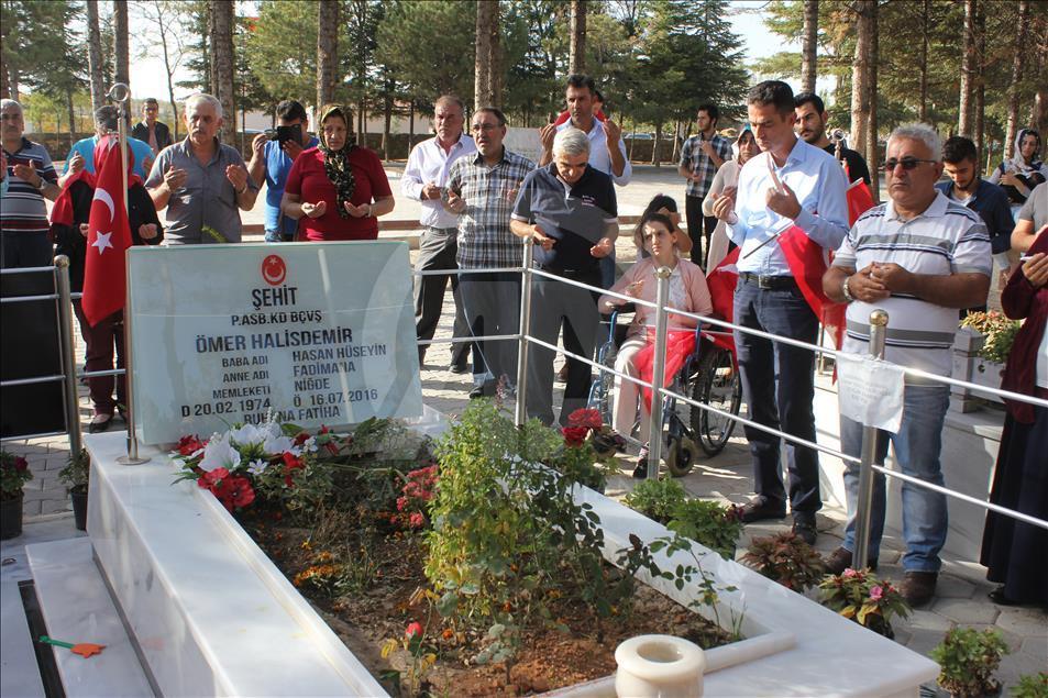 Kahraman şehit Halisdemir'in kabrine ziyaretler sürüyor