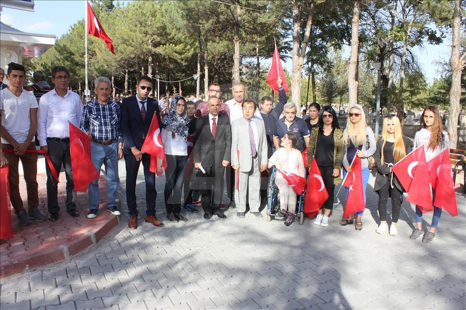 Kahraman şehit Halisdemir'in kabrine ziyaretler sürüyor