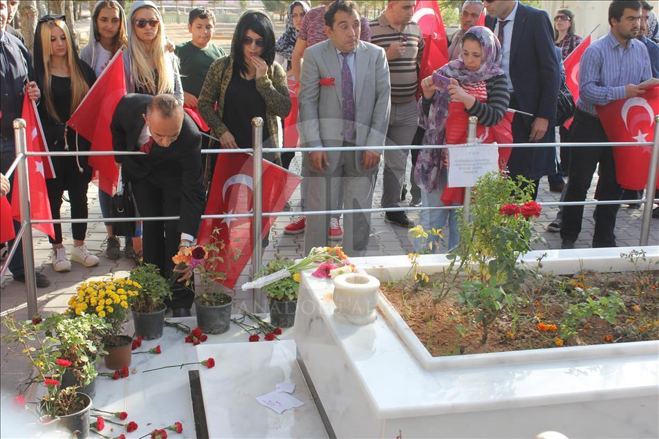 Kahraman şehit Halisdemir'in kabrine ziyaretler sürüyor