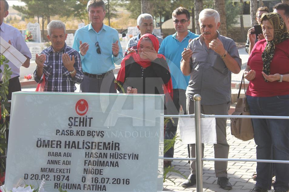 Kahraman şehit Halisdemir'in kabrine ziyaretler sürüyor