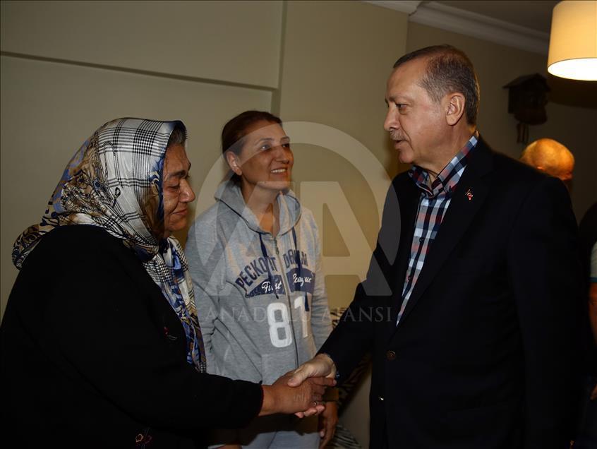 Cumhurbaşkanı Erdoğan'dan şehit ailelerine taziye ziyareti