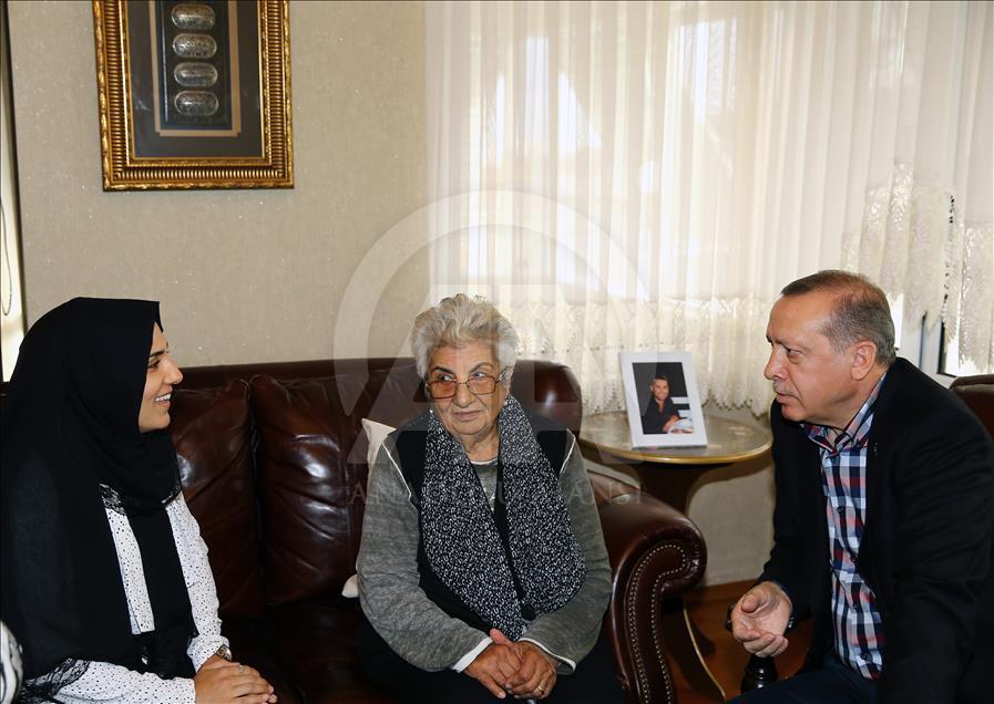 Cumhurbaşkanı Erdoğan'dan şehit ailelerine taziye ziyareti
