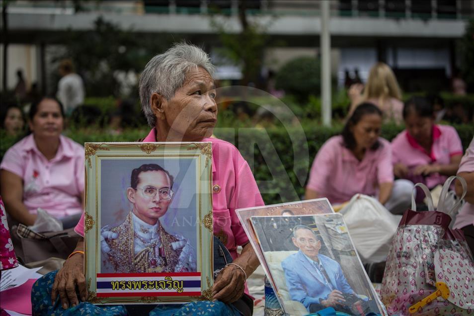 Tayland Kralı Bhumibol hayatını kaybetti