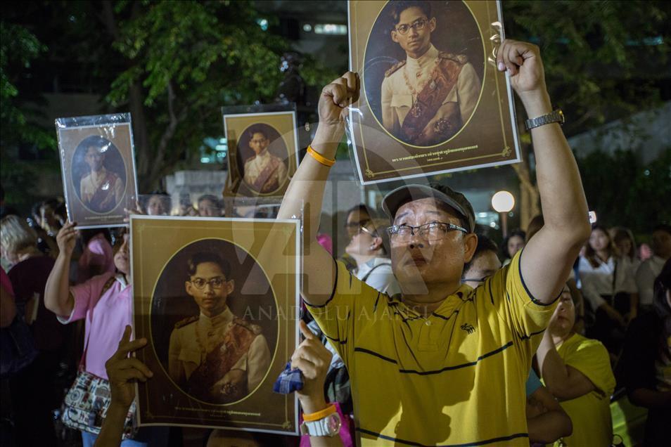 Tayland Kralı Bhumibol hayatını kaybetti
