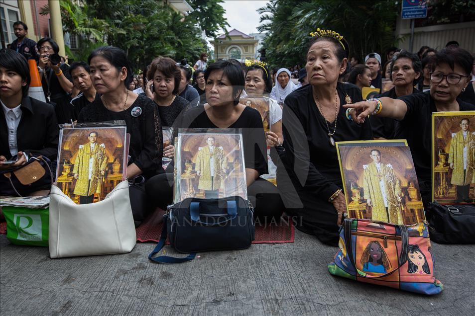 One year period of mourning declared after Thailand’s King Bhumibol Adulyadej death