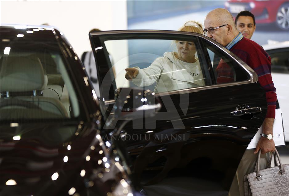 İzmir Otoshow Fuarı açıldı