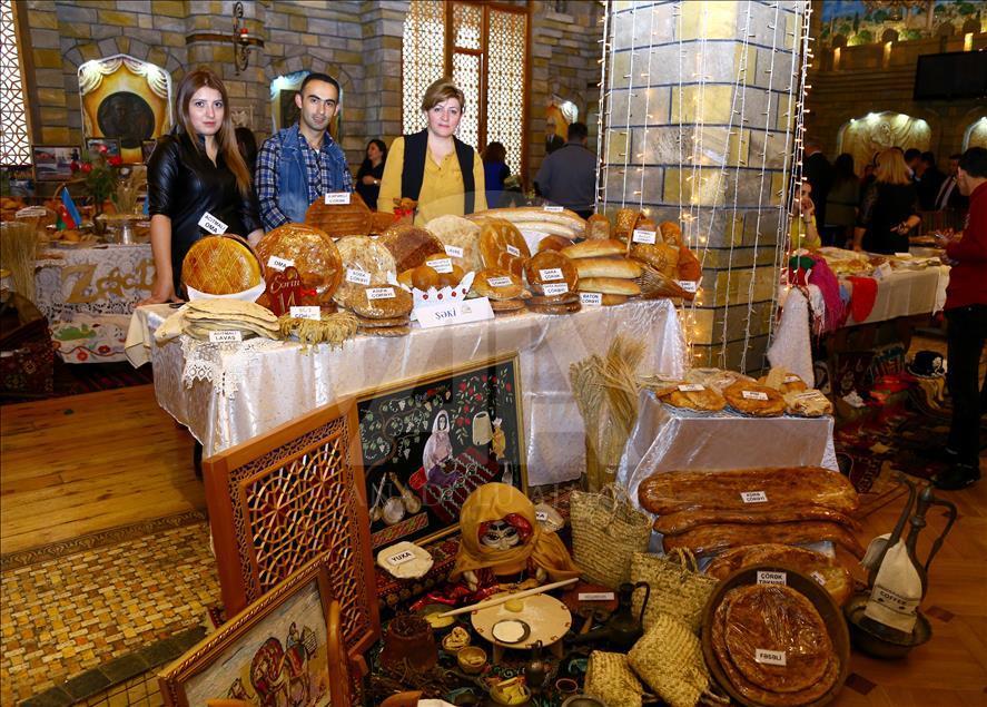 Azerbaycan'da ekmek festivali düzenlendi  
