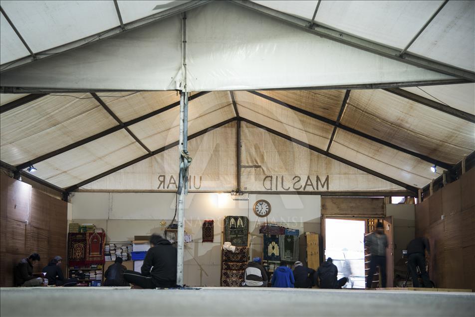 Jungle refugee camp in Calais