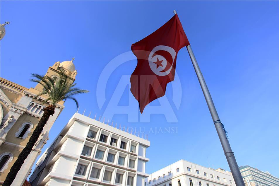 Tunus'ta devlet bayrağının 189. kuruluş yıldönümü