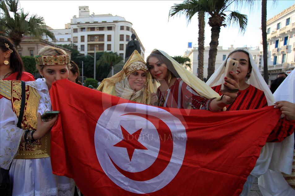 Tunus'ta devlet bayrağının 189. kuruluş yıldönümü