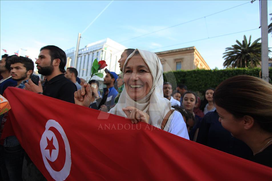 Tunus'ta devlet bayrağının 189. kuruluş yıldönümü