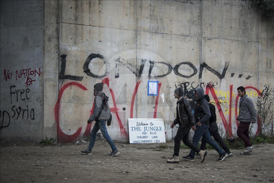 Dismantling of Calais Jungle camp begins