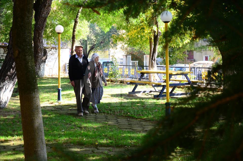 Huzurevinde bir "sevda masalı"