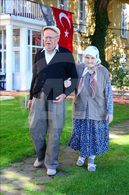 Huzurevinde bir "sevda masalı"