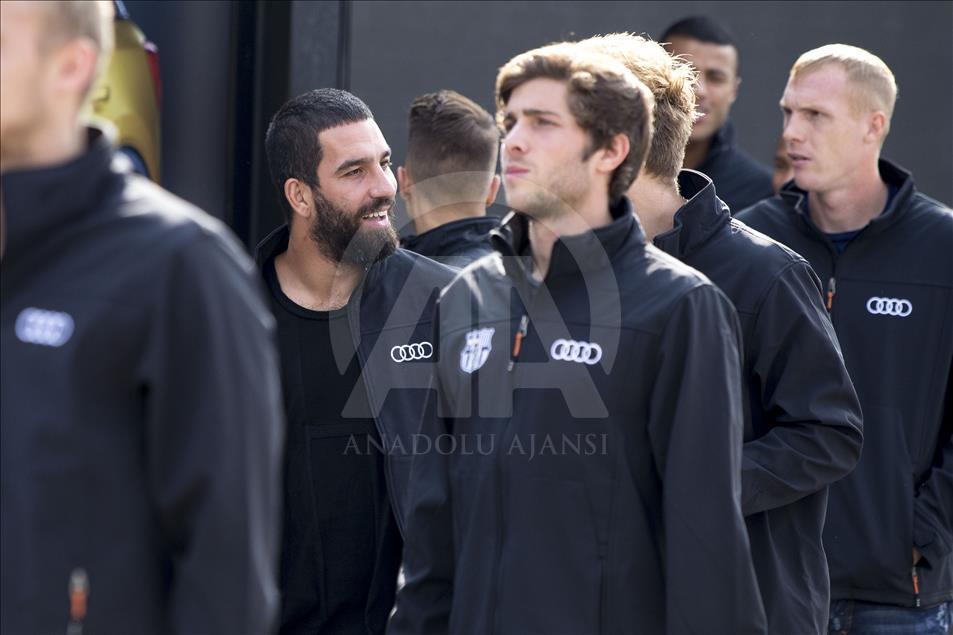 Audi'den Barcelona oyuncularına yeni arabalar