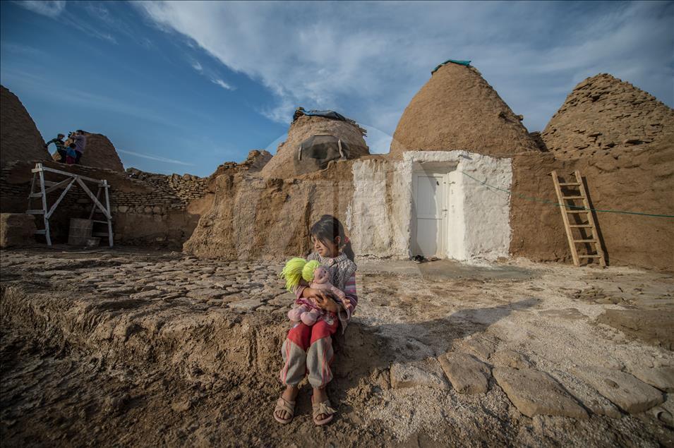 250 year old conical domed houses in Turkey's Sanliurfa