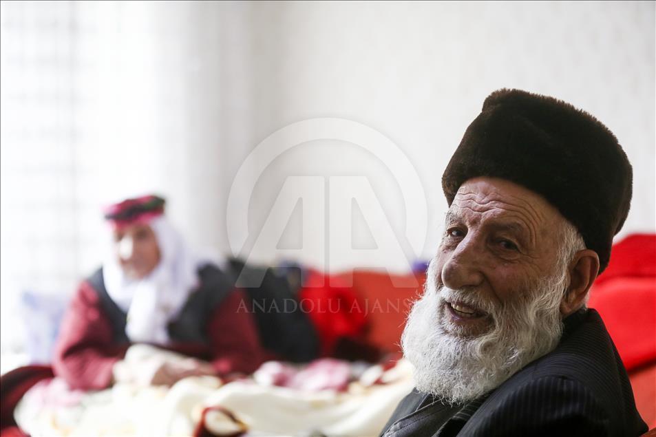 Asırlık nine ve dedeler "Cumhuriyet"i anlattı