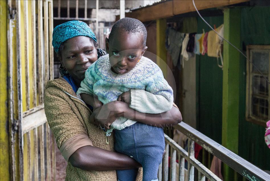 Kenya'da 600 kimsesiz çocuk iki katlı yetimhanede kalıyor