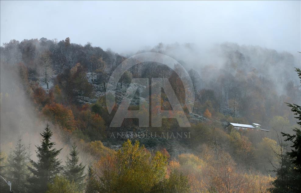 Kartepe'ye mevsimin ilk karı yağdı