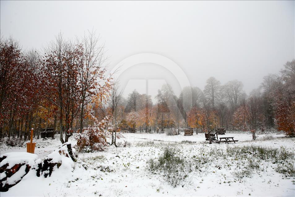 Kartepe'ye mevsimin ilk karı yağdı