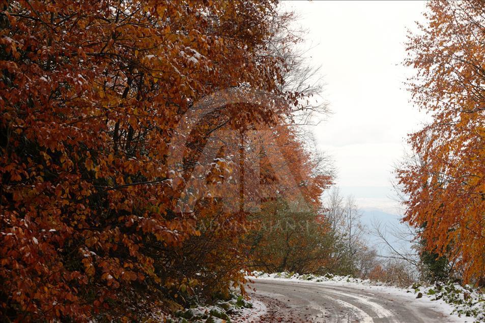 Kartepe'ye mevsimin ilk karı yağdı