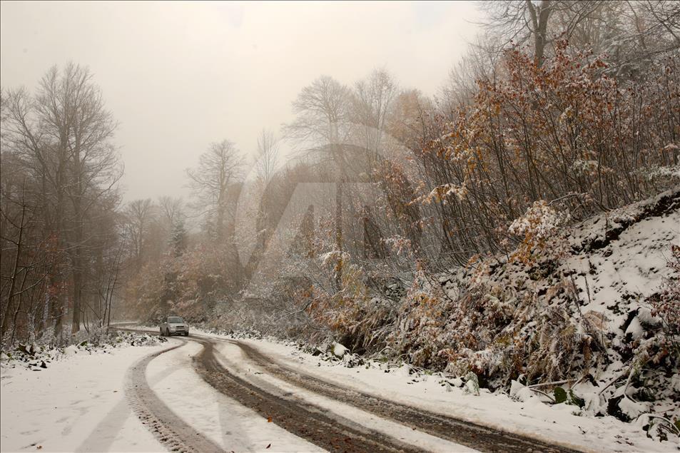 Kartepe'ye mevsimin ilk karı yağdı