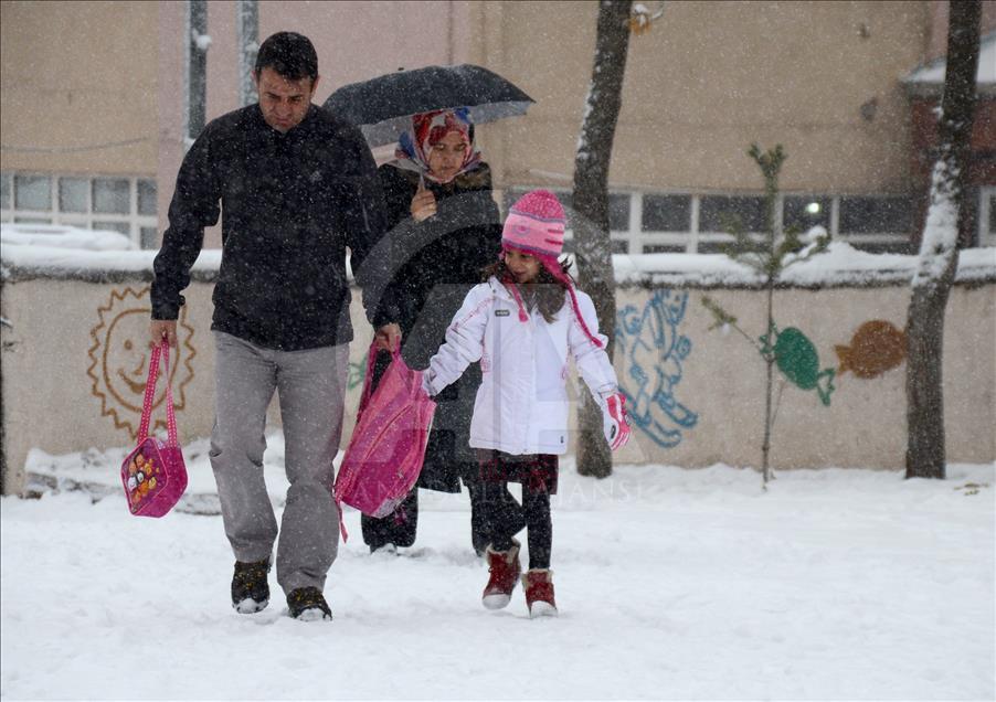 Kars'ta kar yağışı 