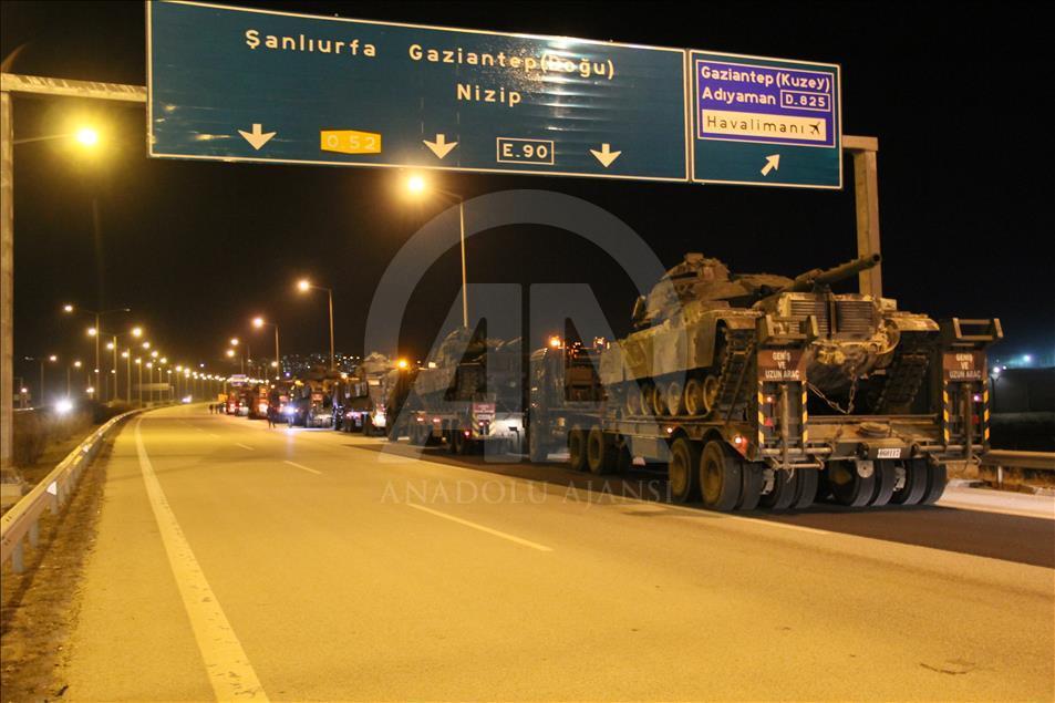 Sınıra tank ve zırhlı araç sevkiyatı